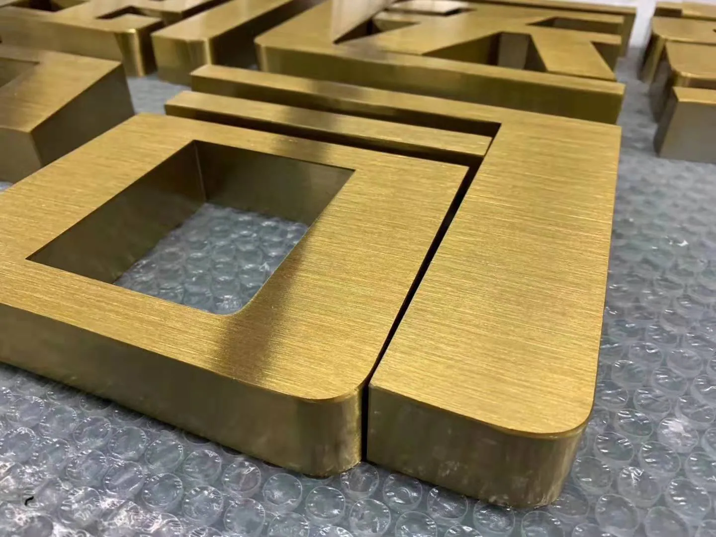 2D Metal Letters view 8