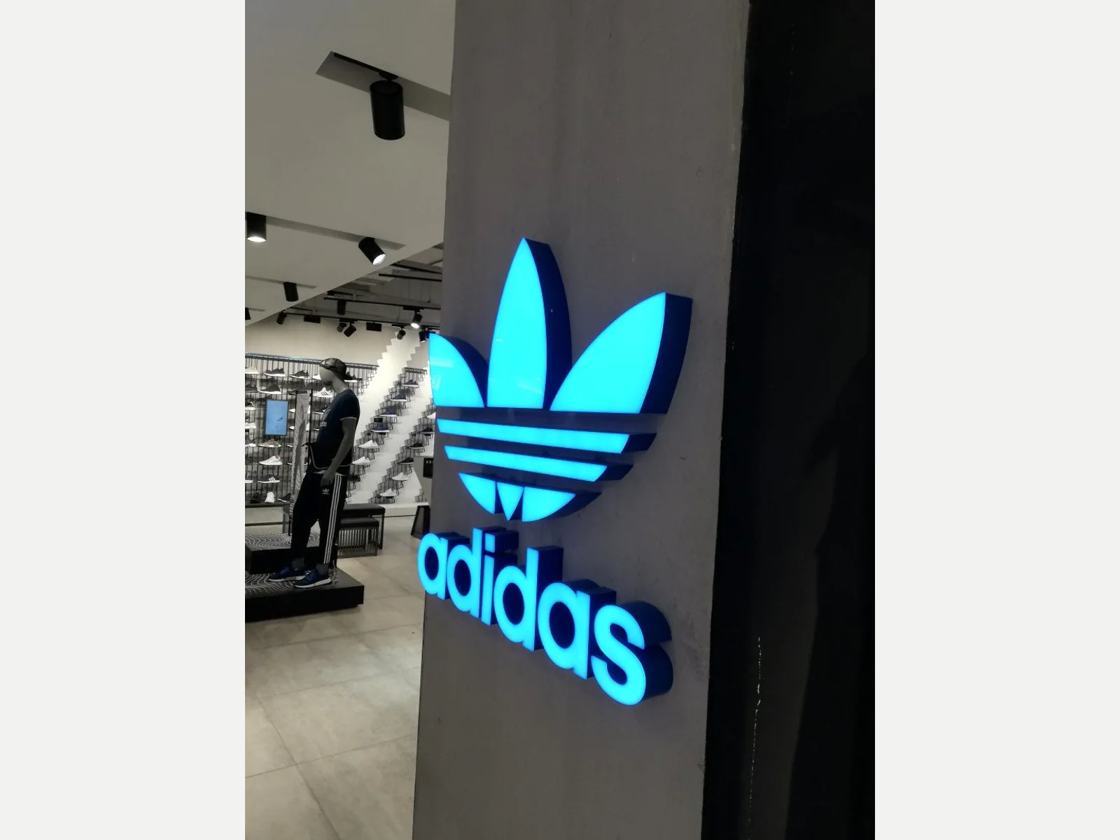 Frontlit Signs view 9